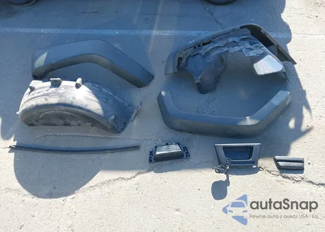 2015 Jeep Wrangler Unlimited Sport z USA, uszkodzony, nr VIN 1C4BJWDG7FL587014